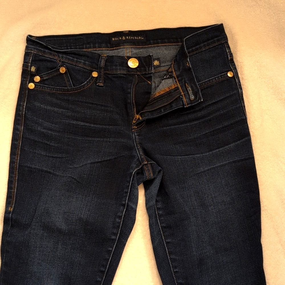 Rock & Republic Kassandra 8S short Blue Jeans and gold accents